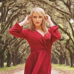 Meet your Posher, Elizabeth